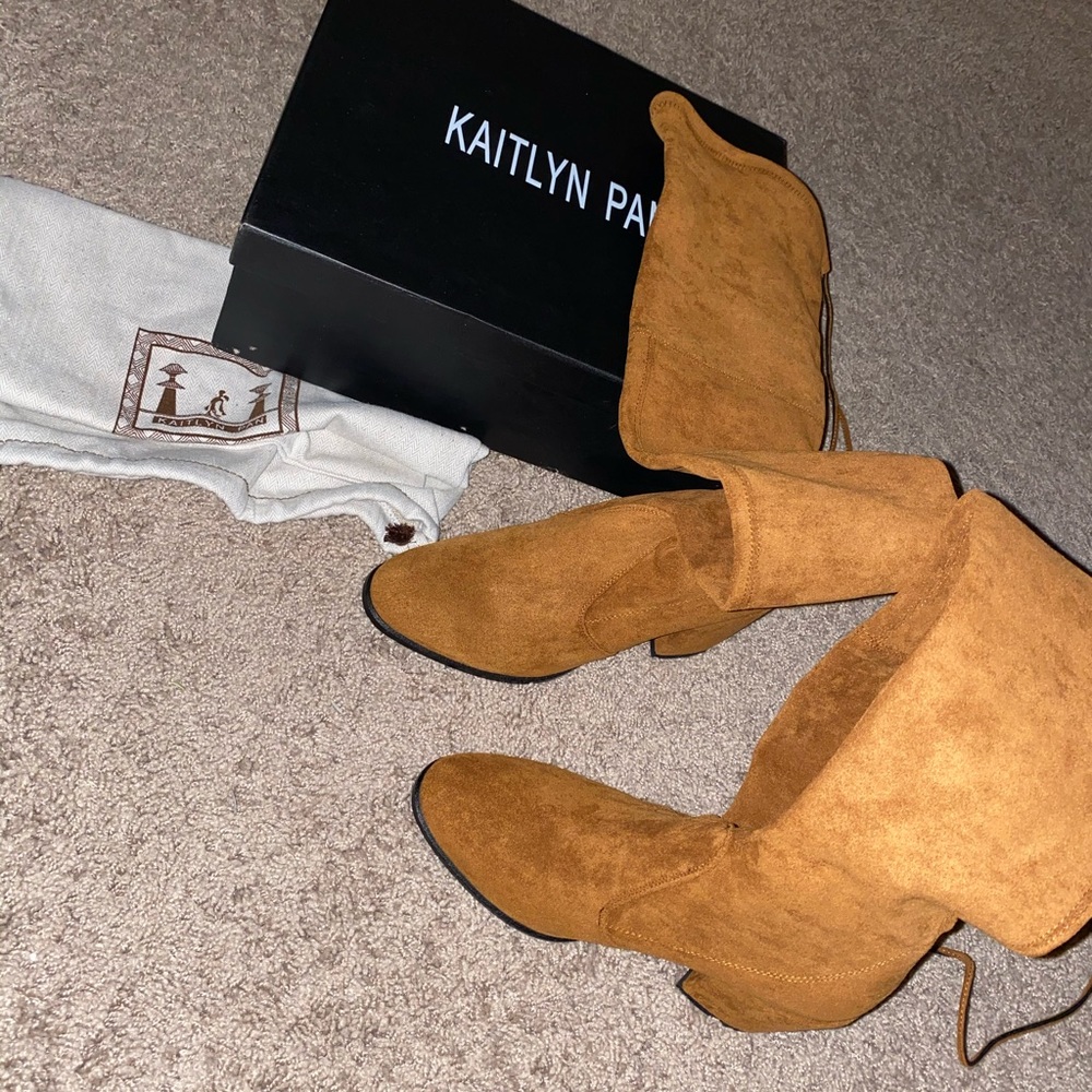 Kaitlyn Pan OTK Tan Suede Boots NWB Size 7… - Picture 3 of 3